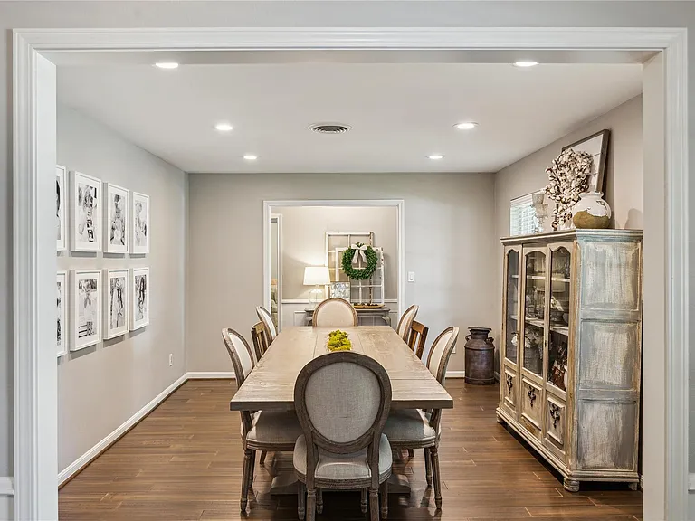 10714 Piping Rock Ln — Photo 12