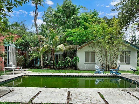 4th image of 6002 SW 79th Ct