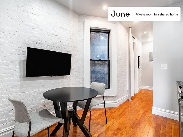 826 9th Ave #B — Photo 7