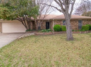 5649 Jamaica Cir, North Richland Hills, TX 76180