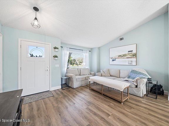 5th image of 1607 Sweetwood Dr