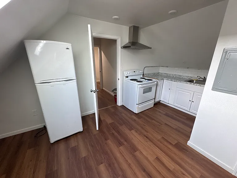 88 N 6th St #3 — Photo 3