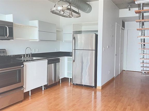 5th image of 690 SW 1st Ct APT 1724