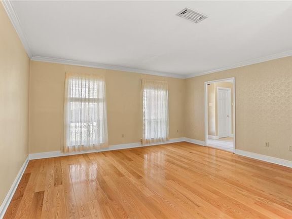 4th image of 4000 Napoli Dr