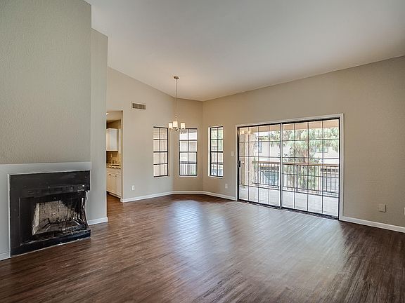 3rd image of 6550 N 47th Ave Unit 226