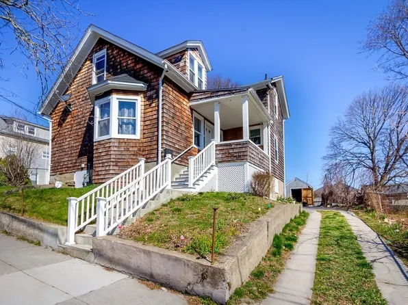 546 Snell St, Fall River, MA 02721
