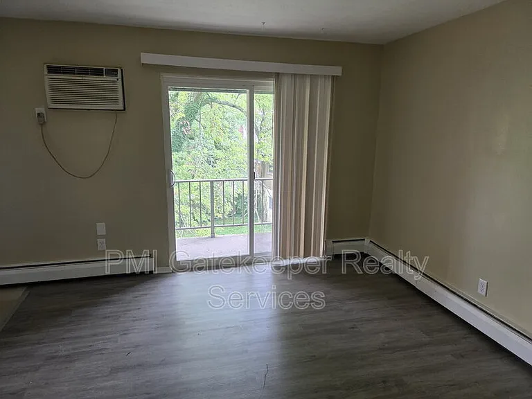 2459 Montana Ave #8 — Photo 6