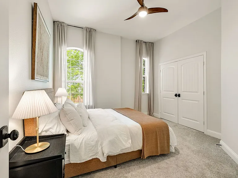 8405 Saint Clair Dr — Photo 27