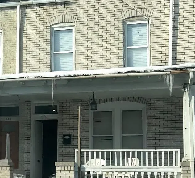 823 1/2 W Washington St — Photo 1