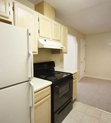 5th image of 2918 Richview Park Cir N