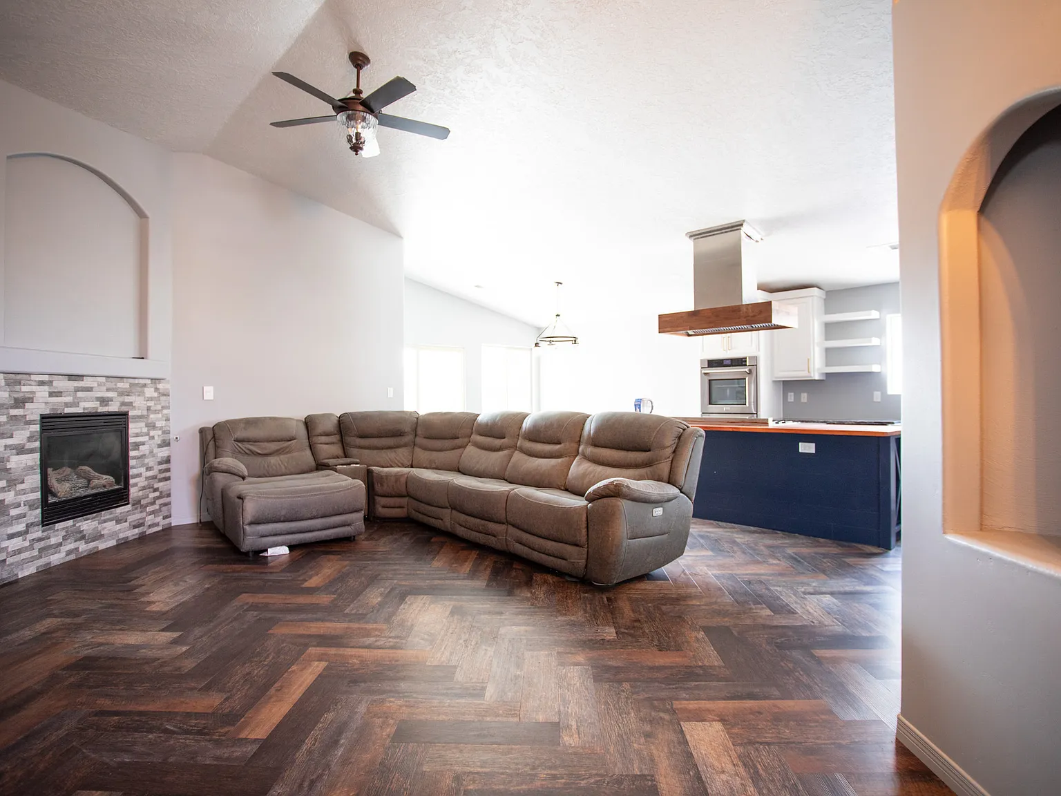 3 bed, 1775 sqft, $1,950 — Photo 3