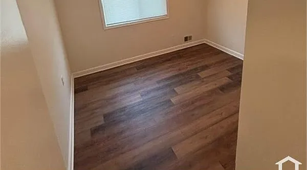 4404 Banks Pl NE — Photo 11
