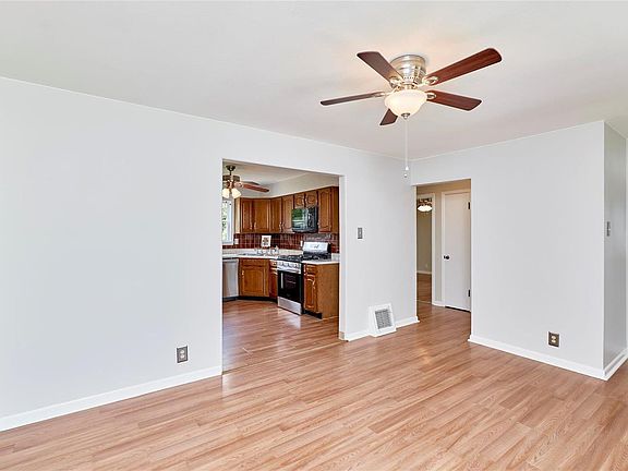 5th image of 9904 Juniper Ct