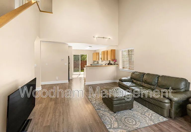 306 Golden Valley Dr — Photo 8