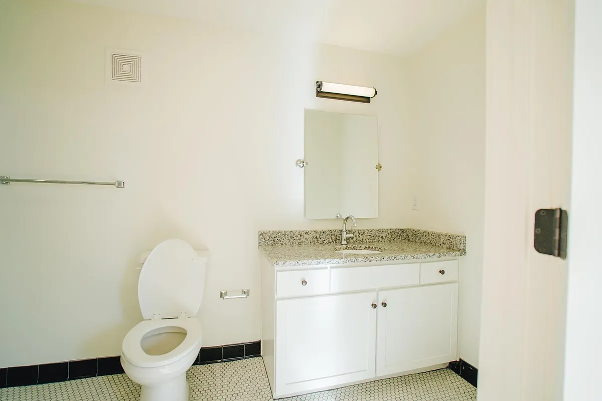 Building Photo - 520 Mulberry St #204