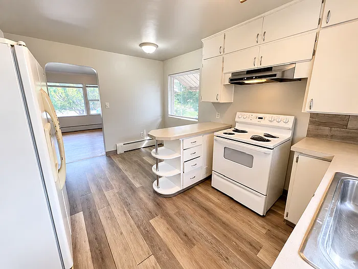 3 bed, 2.0 bath, 1550 sqft, $1,750 — Photo 4