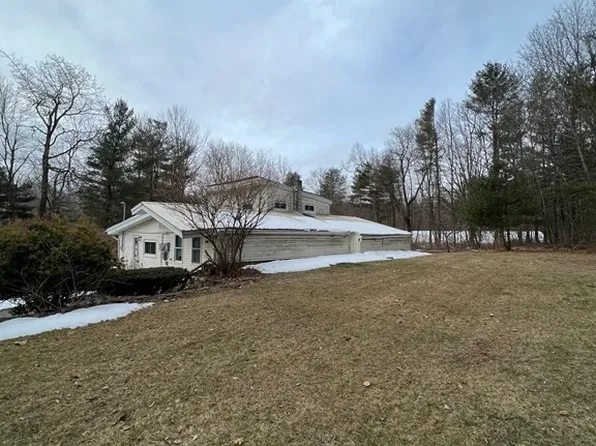 307 River St, Leicester, MA 01524