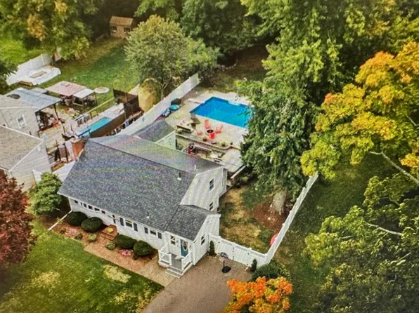 45 Sumner St, Brockton, MA 02301