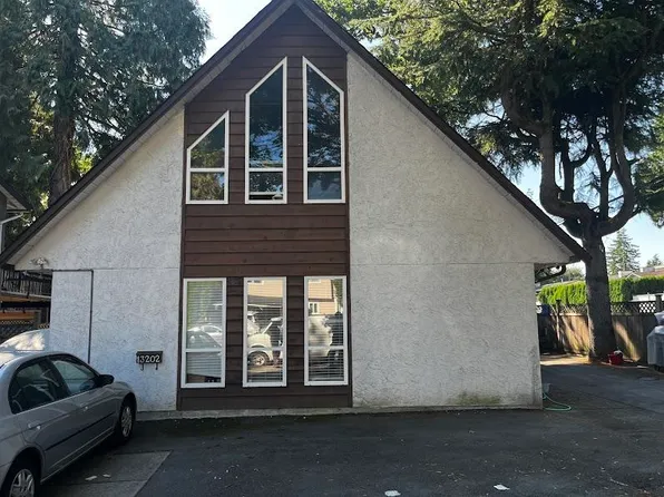 13202 67th Ave, Surrey, BC V3W 7J2
