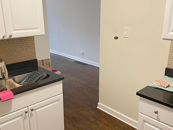 4th image of 3711 N Hoyne Ave #1F
