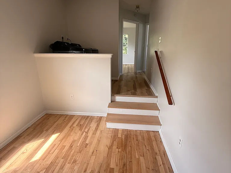 21 Avenue A — Photo 4