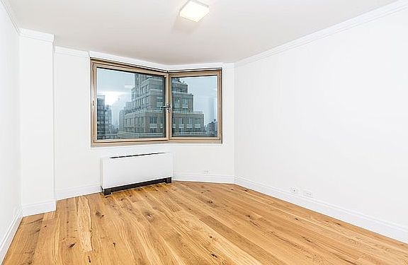 5th image of 201 E 86th St APT 22B