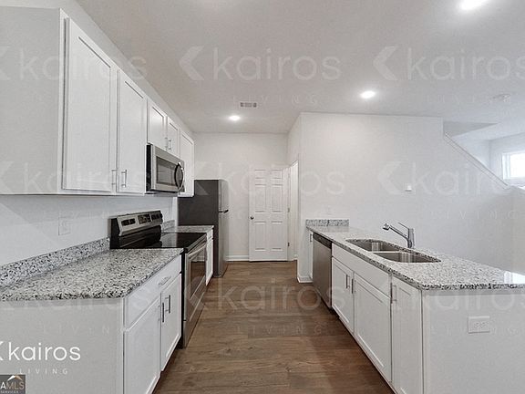 5th image of 222 Long Island Dr