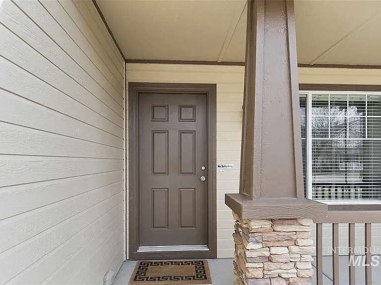 916 N Wolfsburg Ave — Photo 13