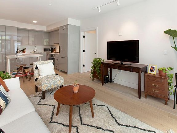 4th image of 901 Tennessee St #108