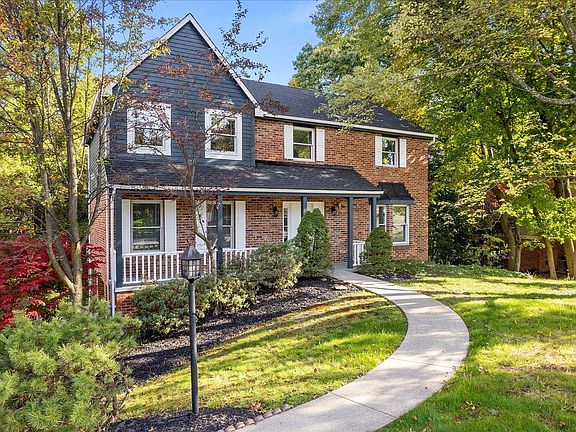 2nd image of 10194 Woodbury Dr