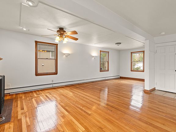 4th image of 10 Ernest Ave