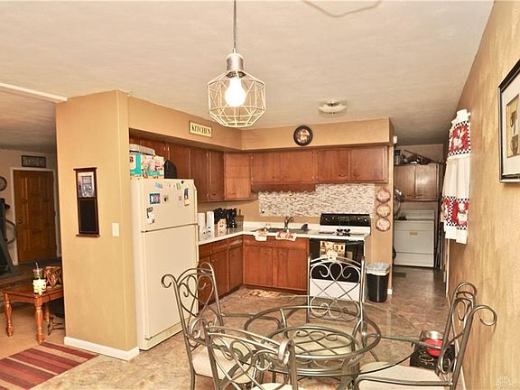 4th image of 317 S 1st St
