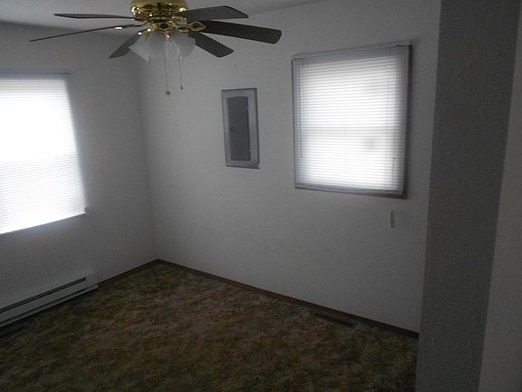 5th image of 13421 E Central St