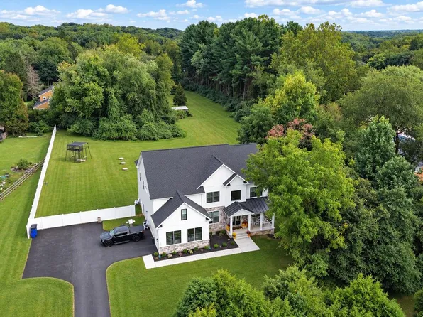 12115 Manor Rd, Glen Arm, MD 21057