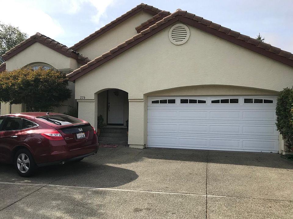 1st image of 226 Windsor Dr