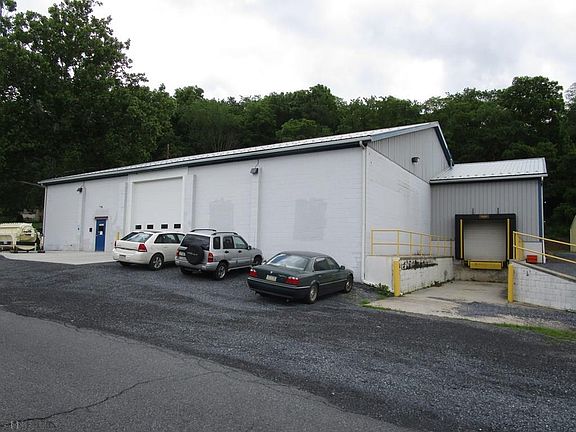 2nd image of 1036 Industrial Ave