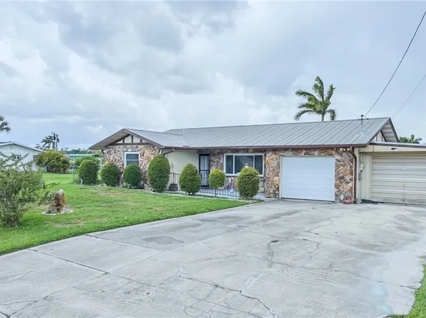 453 Stipe St, North Fort Myers, FL 33903