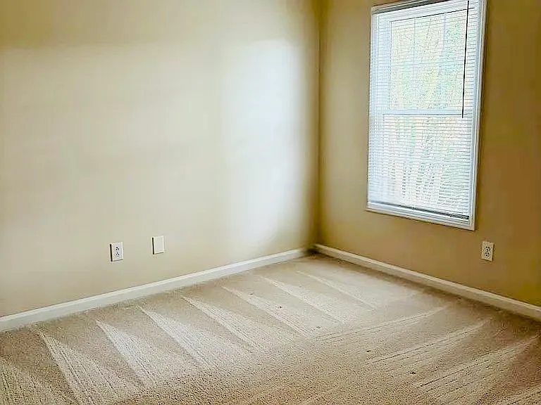 208 Purple Leaf Pl — Photo 4