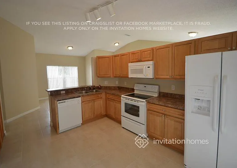 20710 NW 1st St — Photo 2