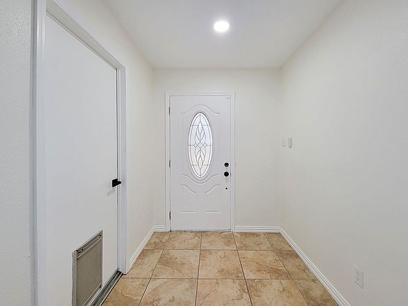 5th image of 10010 Sagecanyon Dr