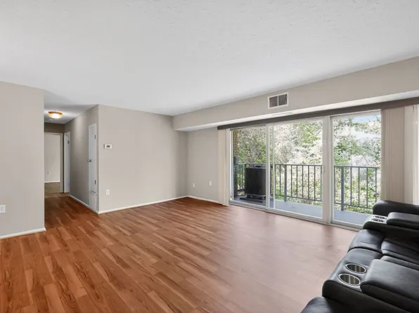 5200 Newton St APT 202, Bladensburg, MD 20710
