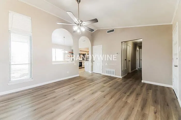 5010 Collingwood Dr — Photo 7