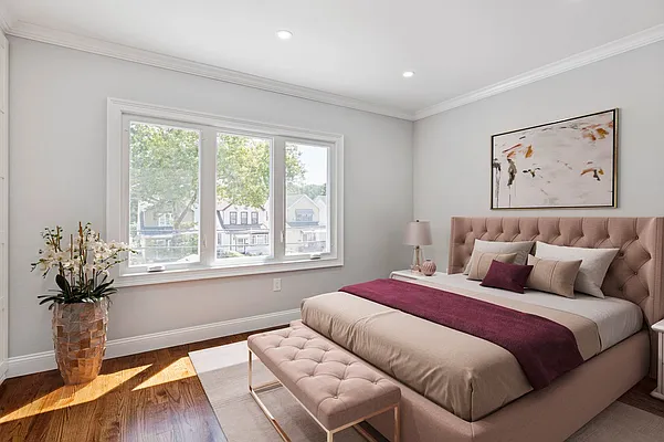 Sold by Trusted Property Advisors Corp | media 9