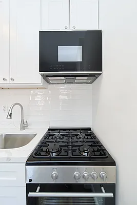 Rented by Living New York | media 9