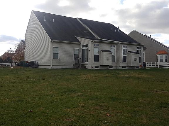 3rd image of 6 N Cummings Dr