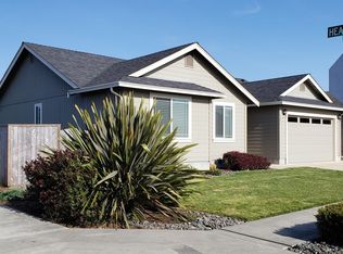 1897 Maplewood Dr, McKinleyville, CA 95519