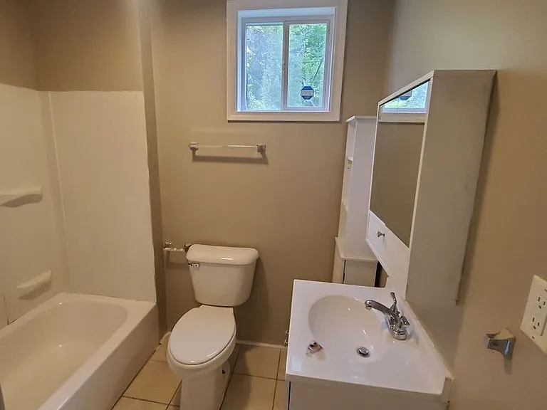 509-509A Park View Dr. (Duplex) — Photo 9
