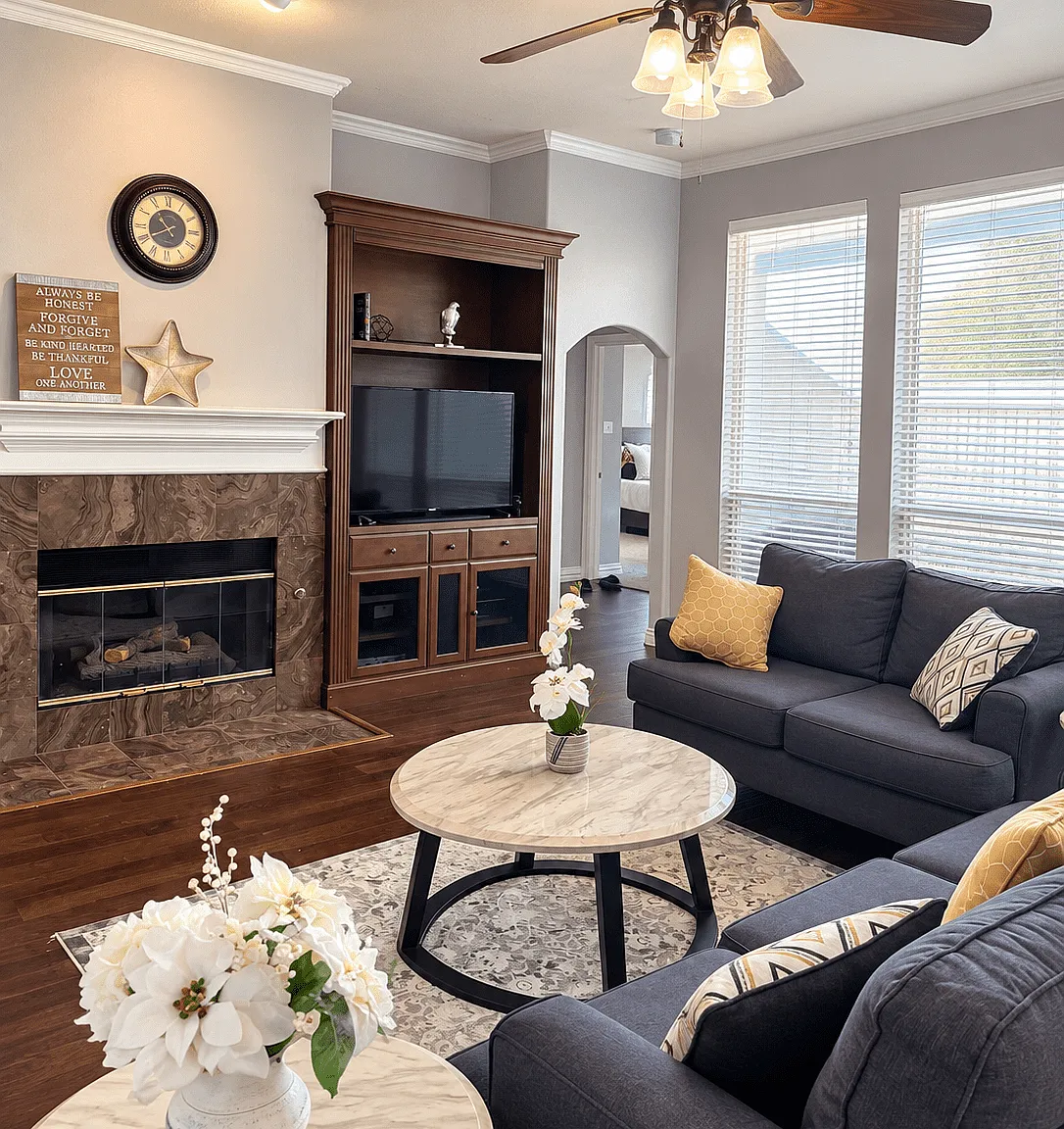 3 bed, $3,569 — Photo 2