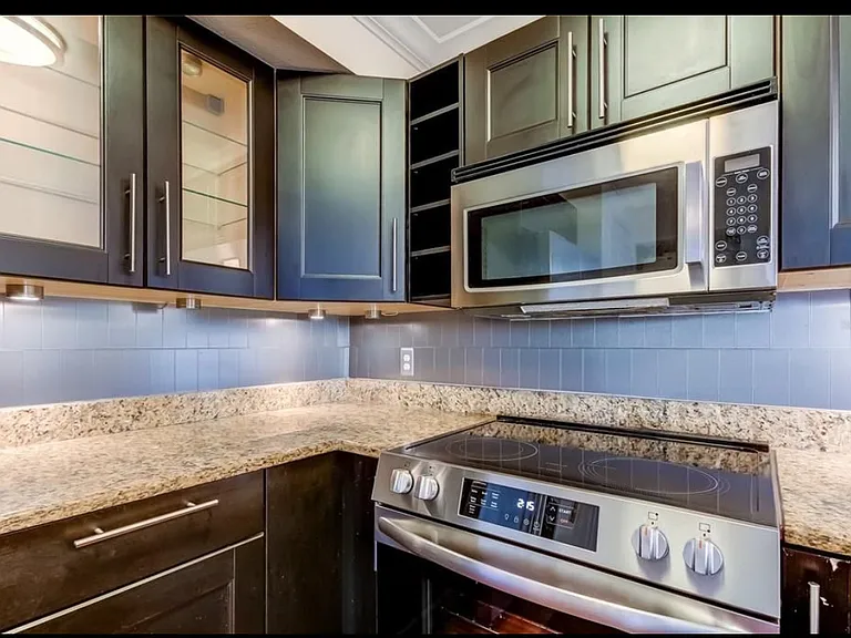 115 112th Ave NE #618 — Photo 9