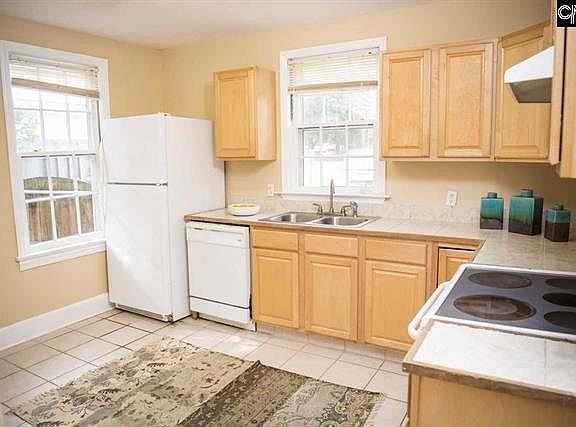 3rd image of 2706 Forest Dr